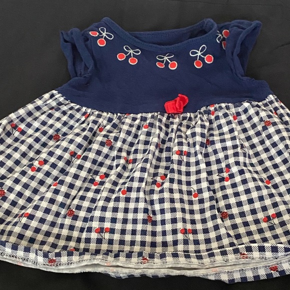 BERRY SWEET LOT! 4 PIECE BABY GIRL 3-6M OUTFIT- 3 TOPS & 1 SHORTS! From MACY’S - Picture 4 of 4